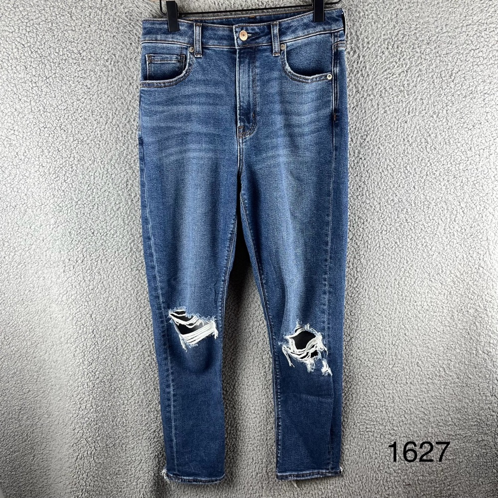 American Eagle Women’s Size 2‎ Regular Distressed Stretch Mom Blue Jeans